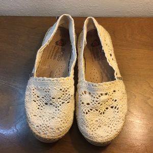 Bobs/Sketchers crocheted flats